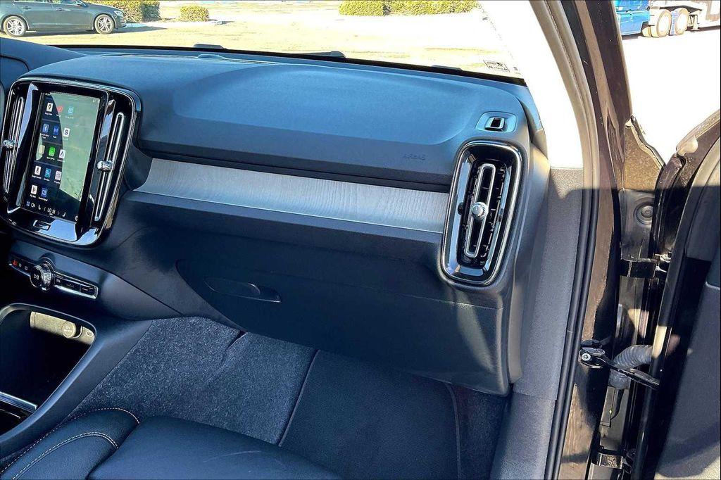 used 2025 Volvo XC40 car, priced at $32,886