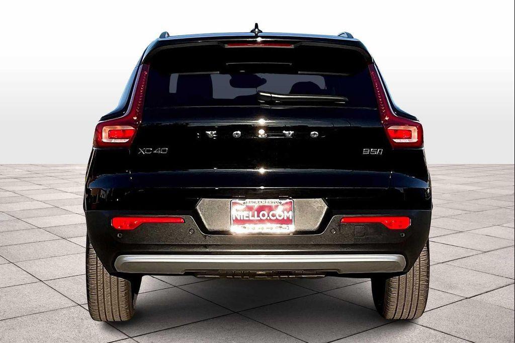 used 2025 Volvo XC40 car, priced at $32,886