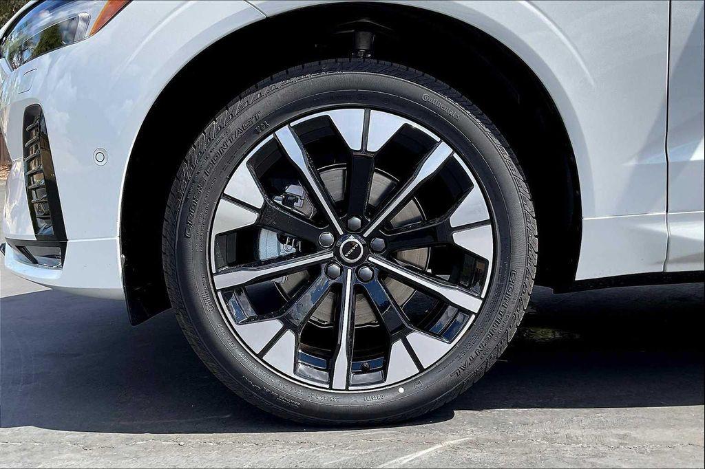 new 2026 Volvo XC60 car, priced at $57,985