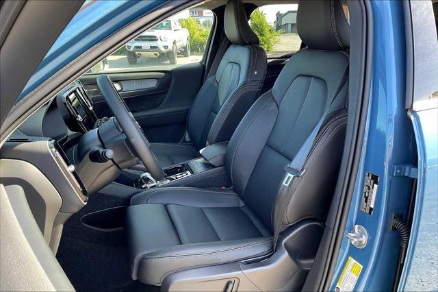 new 2025 Volvo XC40 car, priced at $52,235