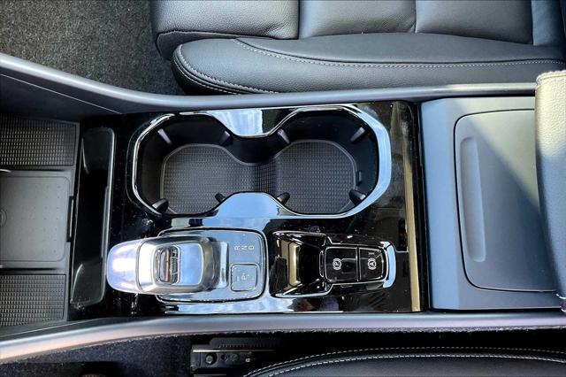 new 2025 Volvo XC40 car, priced at $52,235