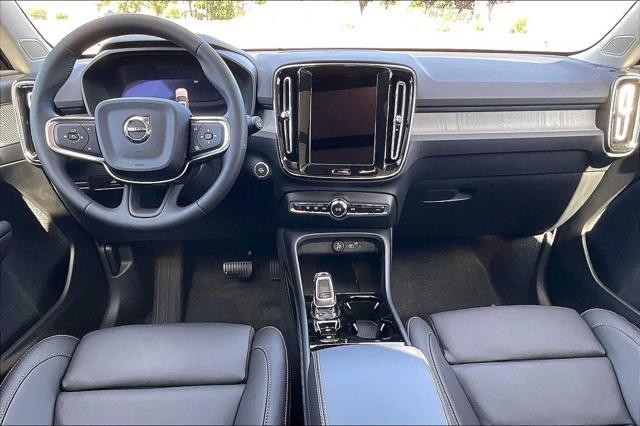 new 2025 Volvo XC40 car, priced at $52,235