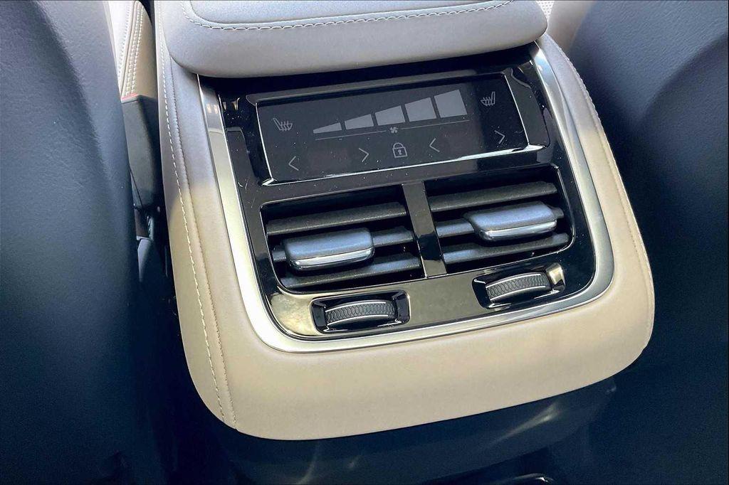 new 2025 Volvo XC90 car, priced at $76,770
