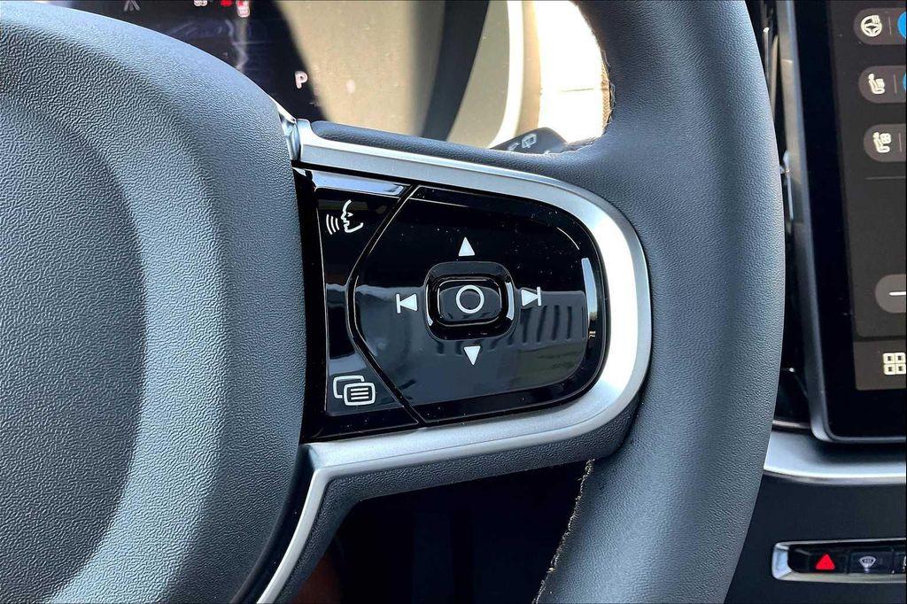 new 2025 Volvo XC90 car, priced at $76,770