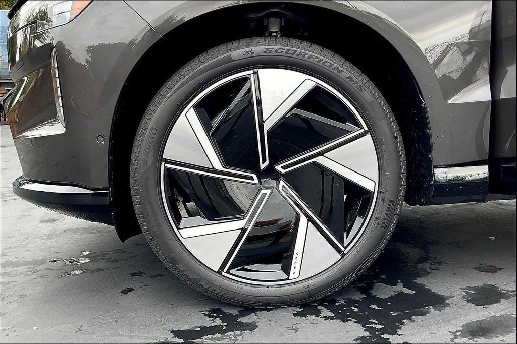 new 2025 Volvo EX90 car, priced at $92,725