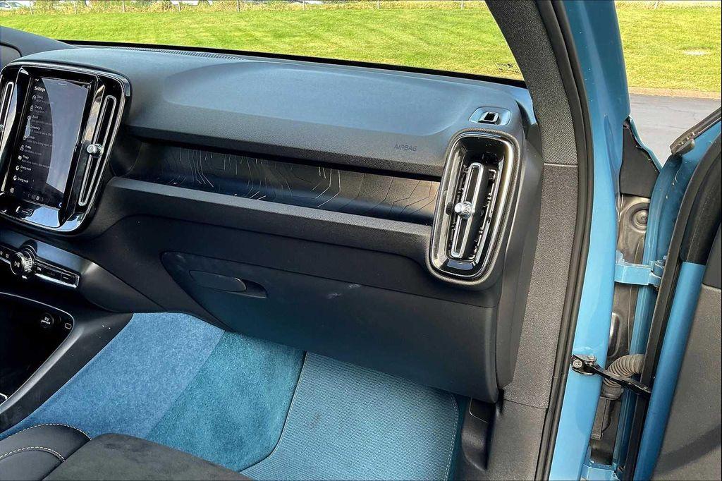 used 2023 Volvo C40 Recharge Pure Electric car, priced at $26,562