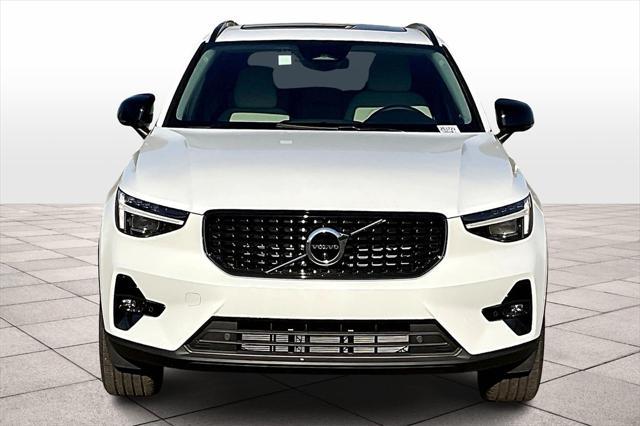 new 2025 Volvo XC40 car, priced at $49,810