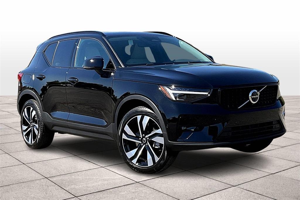 new 2024 Volvo XC40 car, priced at $46,624