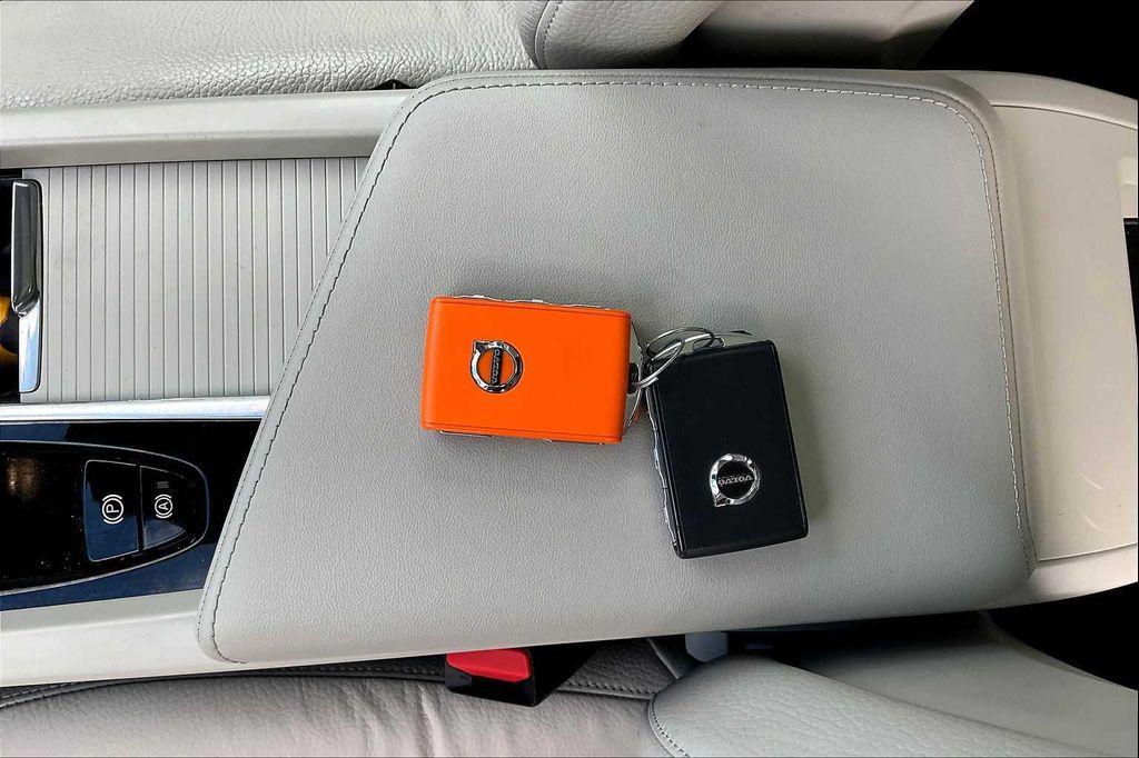 used 2024 Volvo XC60 car, priced at $36,691