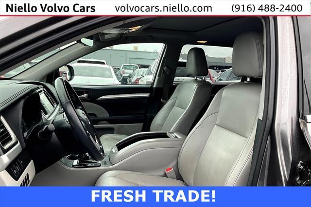 used 2018 Toyota Highlander car, priced at $25,536