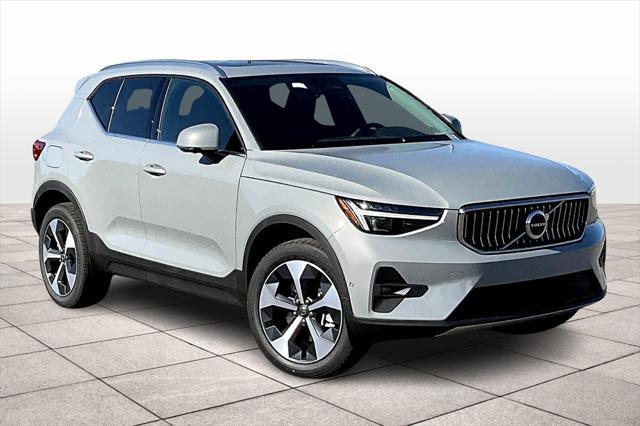 new 2025 Volvo XC40 car, priced at $48,315