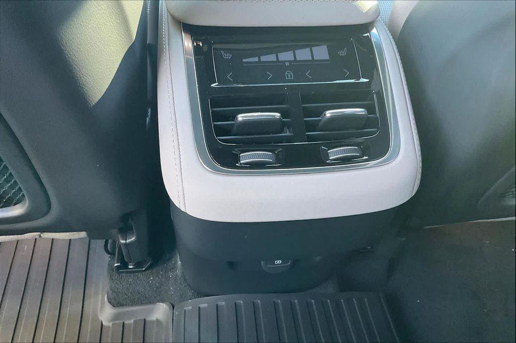 new 2026 Volvo XC90 car, priced at $75,955