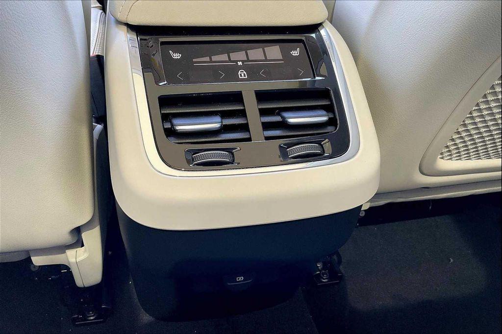 new 2026 Volvo XC60 car, priced at $63,935