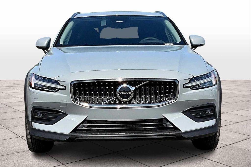new 2025 Volvo V60 Cross Country car, priced at $59,025