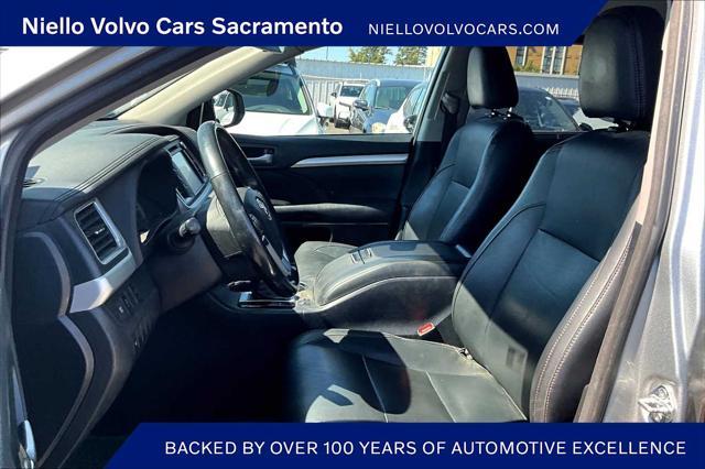 used 2018 Toyota Highlander car, priced at $27,220