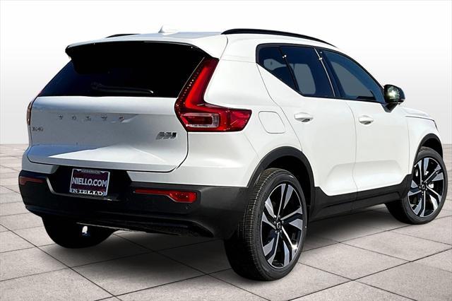 new 2024 Volvo XC40 car, priced at $45,368