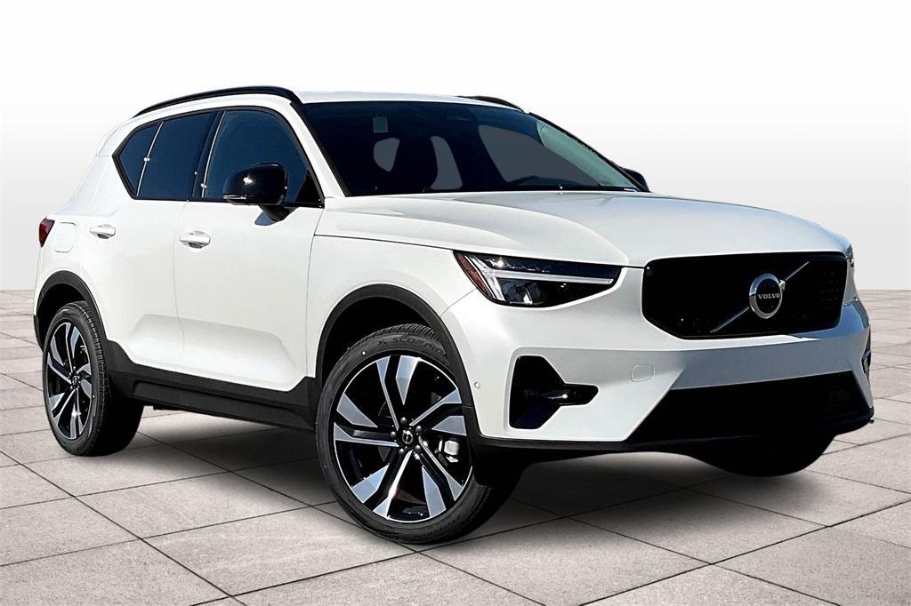 new 2024 Volvo XC40 car, priced at $48,572