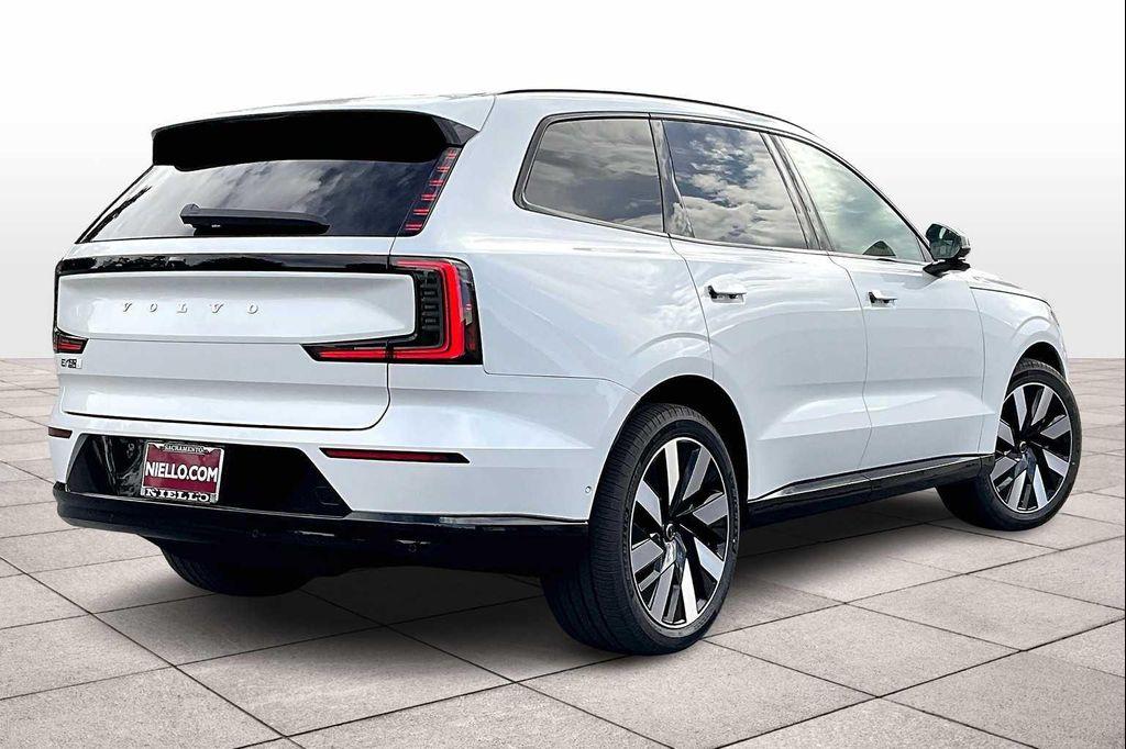 new 2025 Volvo EX90 car, priced at $89,945