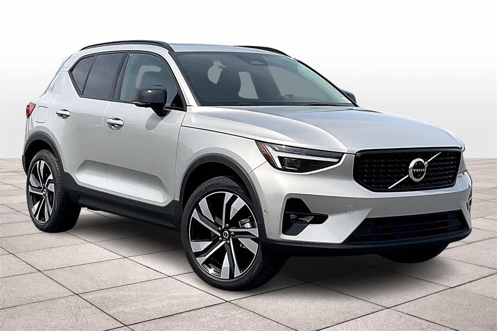 new 2024 Volvo XC40 car, priced at $49,155