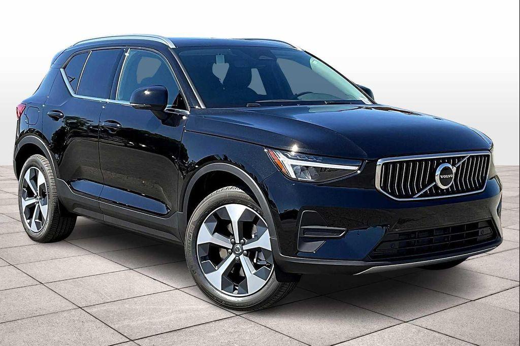 new 2025 Volvo XC40 car, priced at $42,535