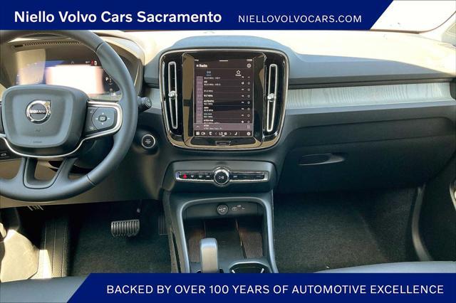new 2025 Volvo XC40 car, priced at $46,035