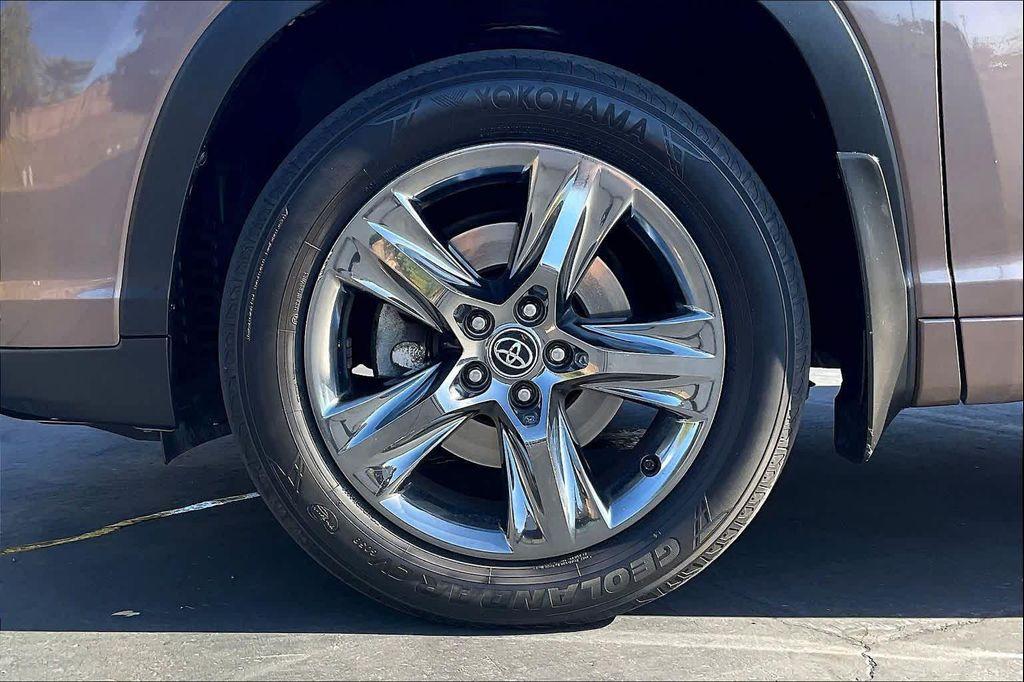 used 2017 Toyota Highlander car, priced at $23,698
