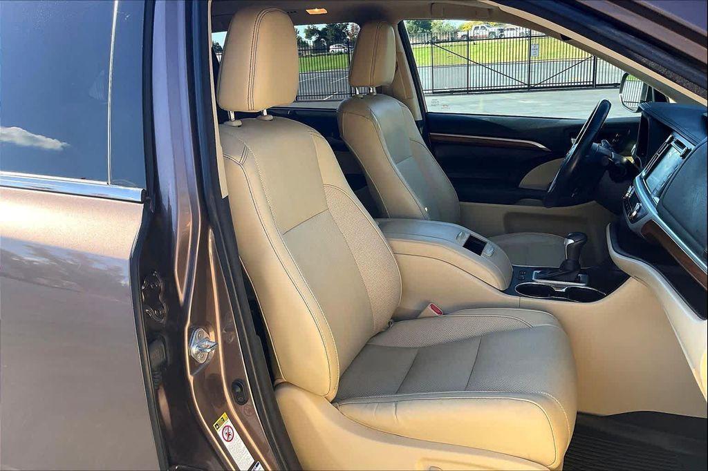 used 2017 Toyota Highlander car, priced at $23,698