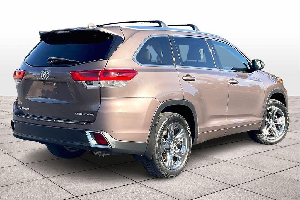 used 2017 Toyota Highlander car, priced at $23,698