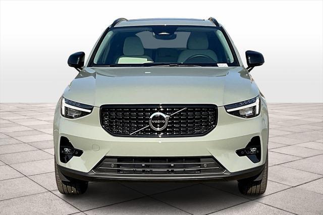 new 2025 Volvo XC40 car, priced at $49,810