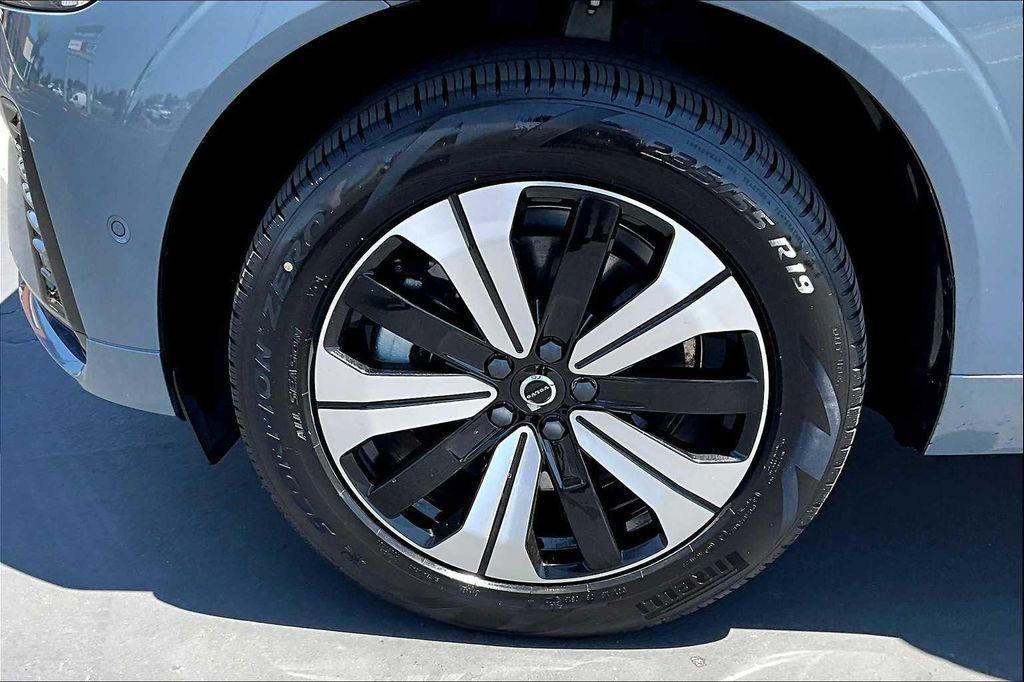 used 2023 Volvo XC60 Recharge Plug-In Hybrid car, priced at $41,040