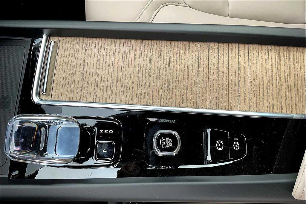 new 2026 Volvo XC60 Plug-In Hybrid car, priced at $69,285