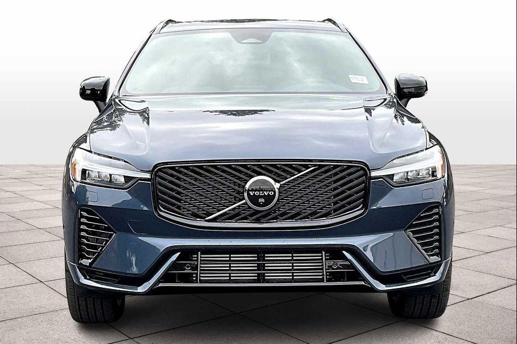 new 2026 Volvo XC60 Plug-In Hybrid car, priced at $69,285