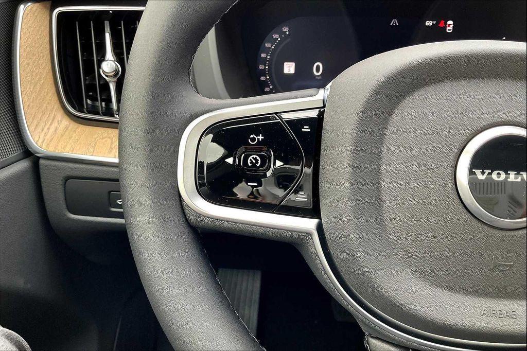 new 2026 Volvo XC60 Plug-In Hybrid car, priced at $69,285