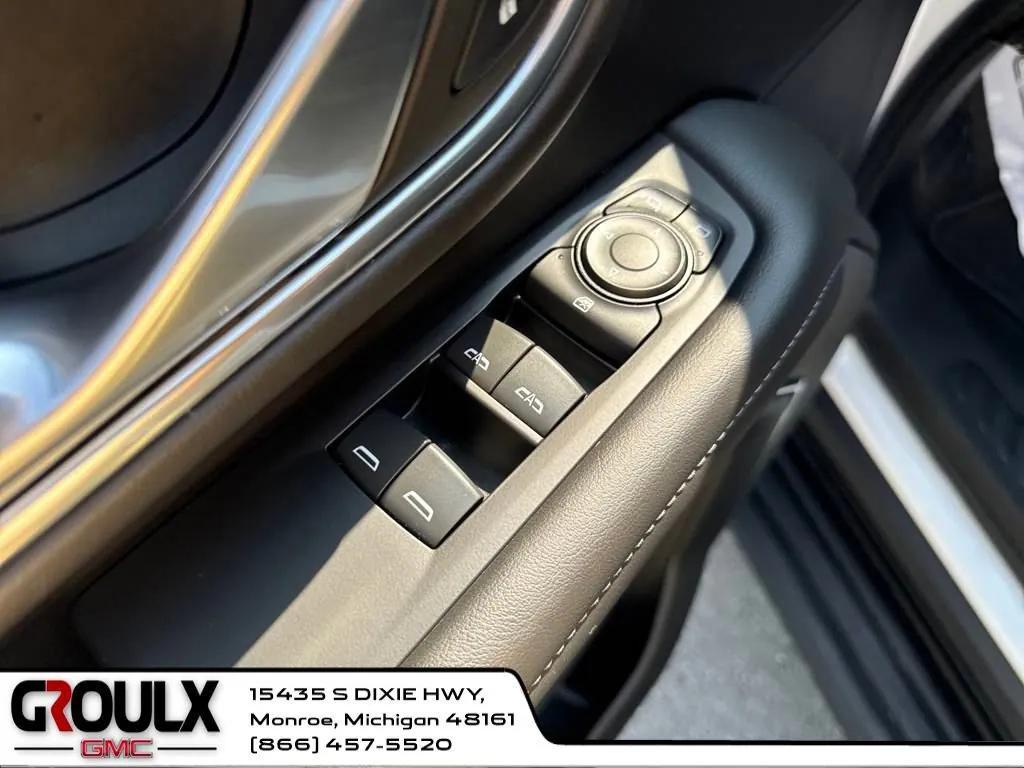 used 2022 GMC Yukon car, priced at $44,389