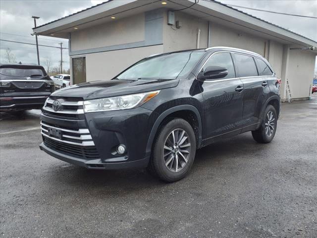 used 2018 Toyota Highlander car, priced at $17,995