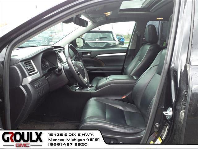 used 2018 Toyota Highlander car, priced at $17,995