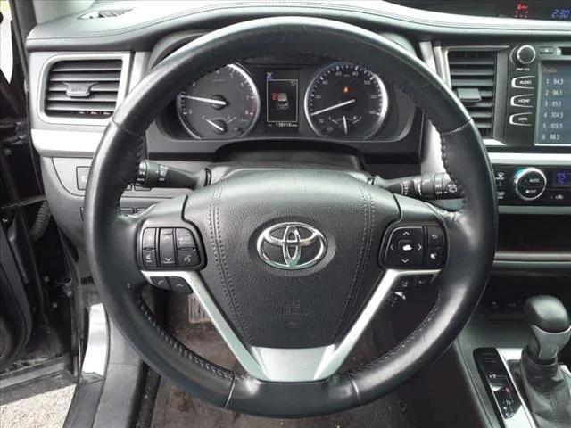 used 2018 Toyota Highlander car, priced at $17,995