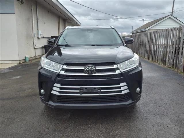 used 2018 Toyota Highlander car, priced at $17,995