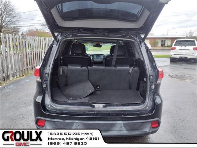 used 2018 Toyota Highlander car, priced at $17,995