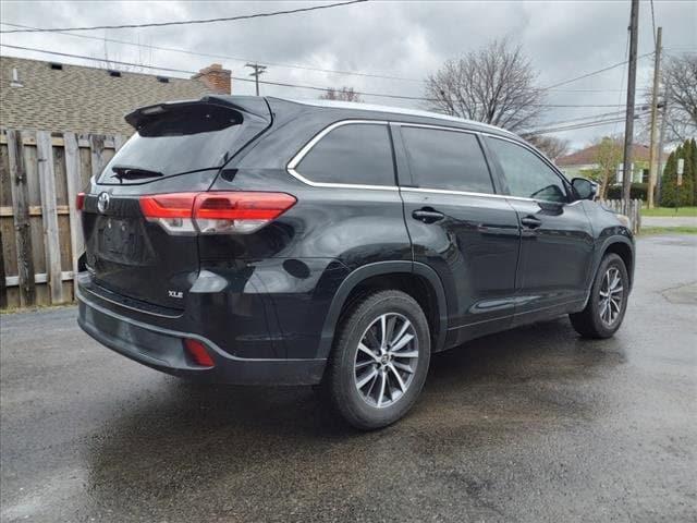 used 2018 Toyota Highlander car, priced at $17,995