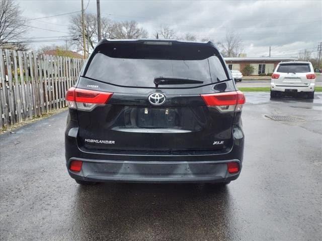 used 2018 Toyota Highlander car, priced at $17,995