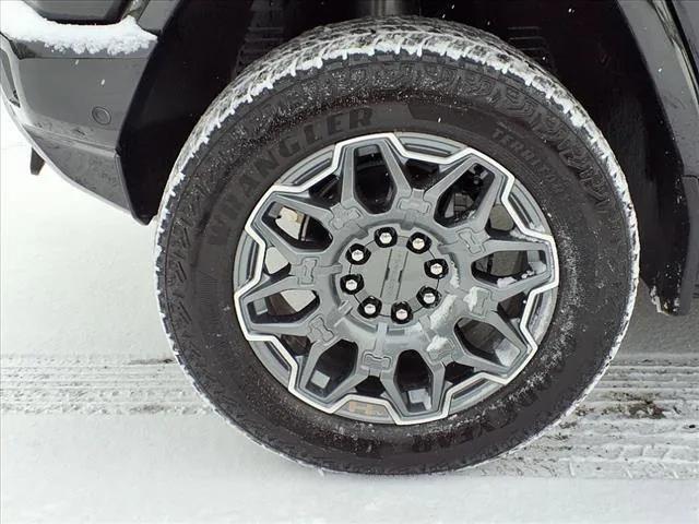new 2025 GMC HUMMER EV Pickup car, priced at $115,185