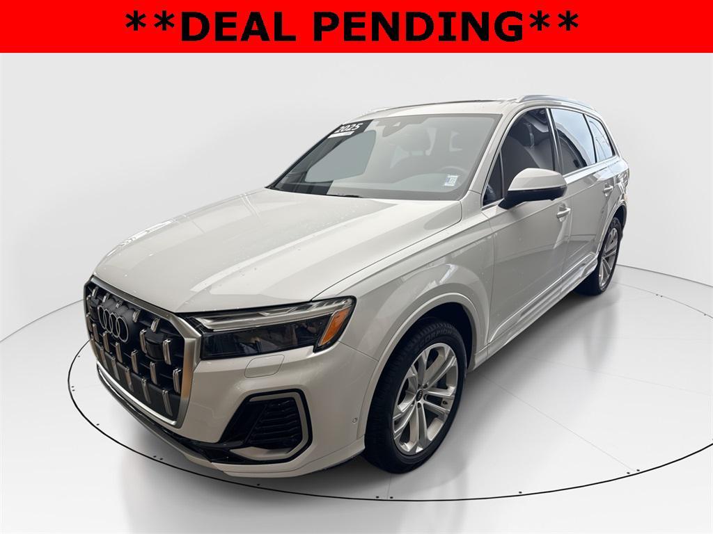 used 2025 Audi Q7 car, priced at $48,987