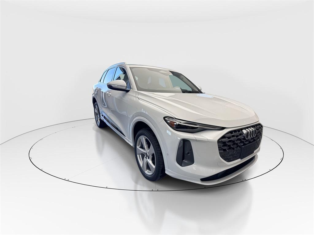 new 2025 Audi Q5 car, priced at $61,300