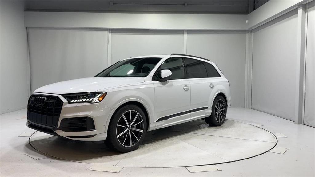 new 2024 Audi Q7 car, priced at $83,460