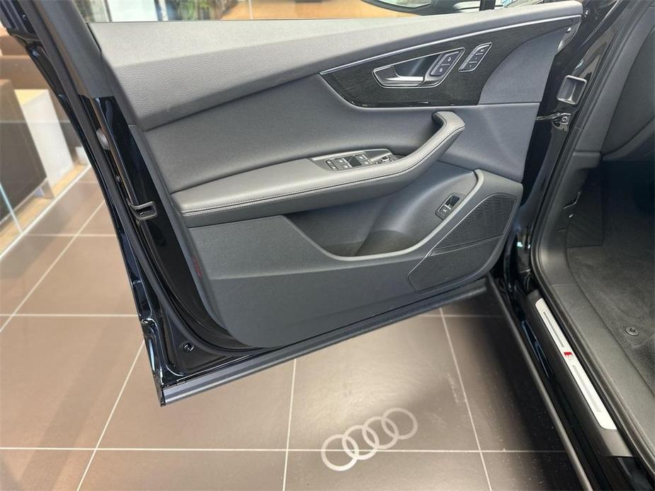 new 2025 Audi Q7 car, priced at $71,500