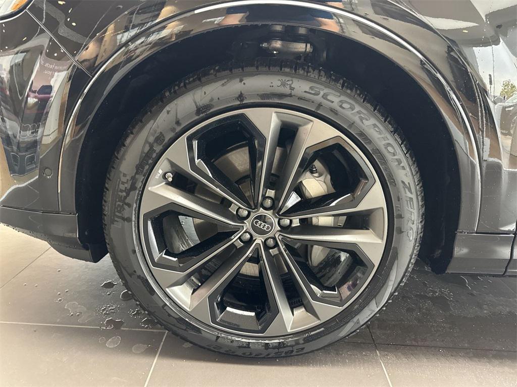 new 2026 Audi Q7 car, priced at $81,995