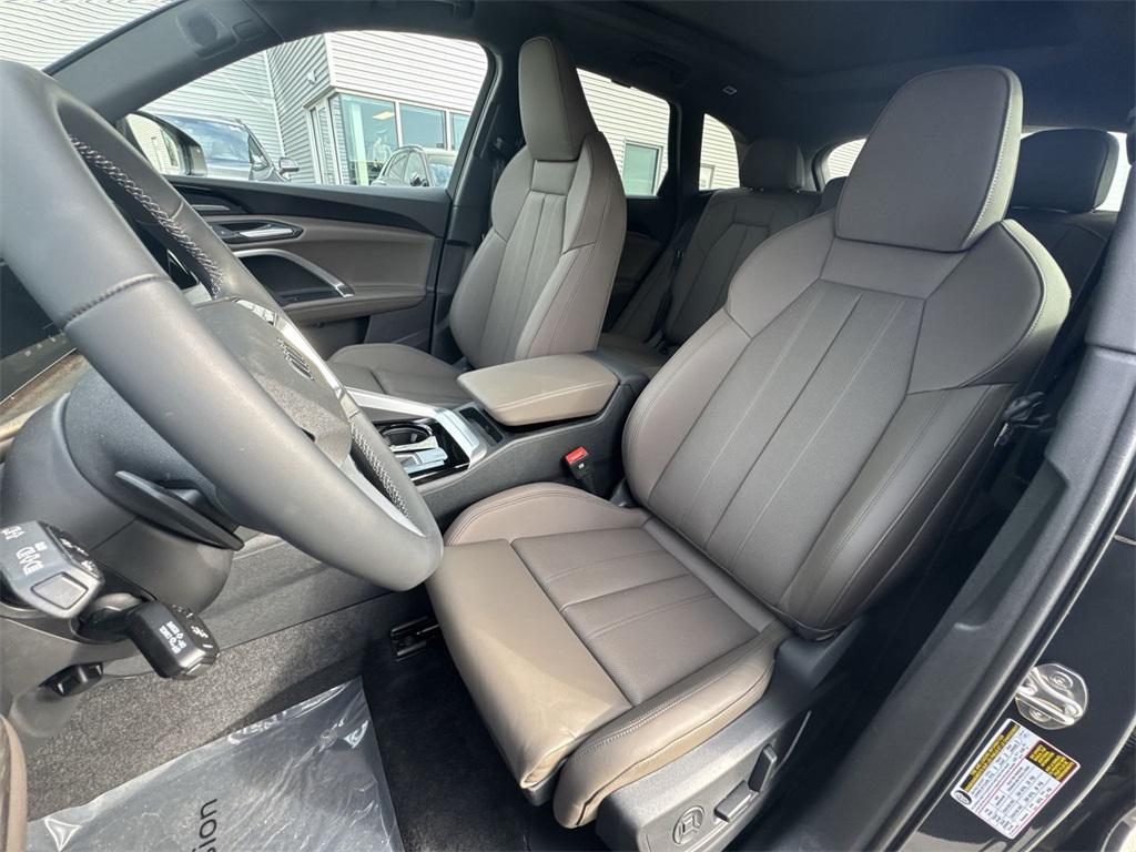 new 2025 Audi Q5 car, priced at $61,950