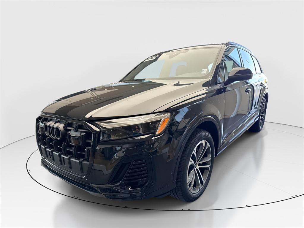 used 2025 Audi Q7 car, priced at $55,287