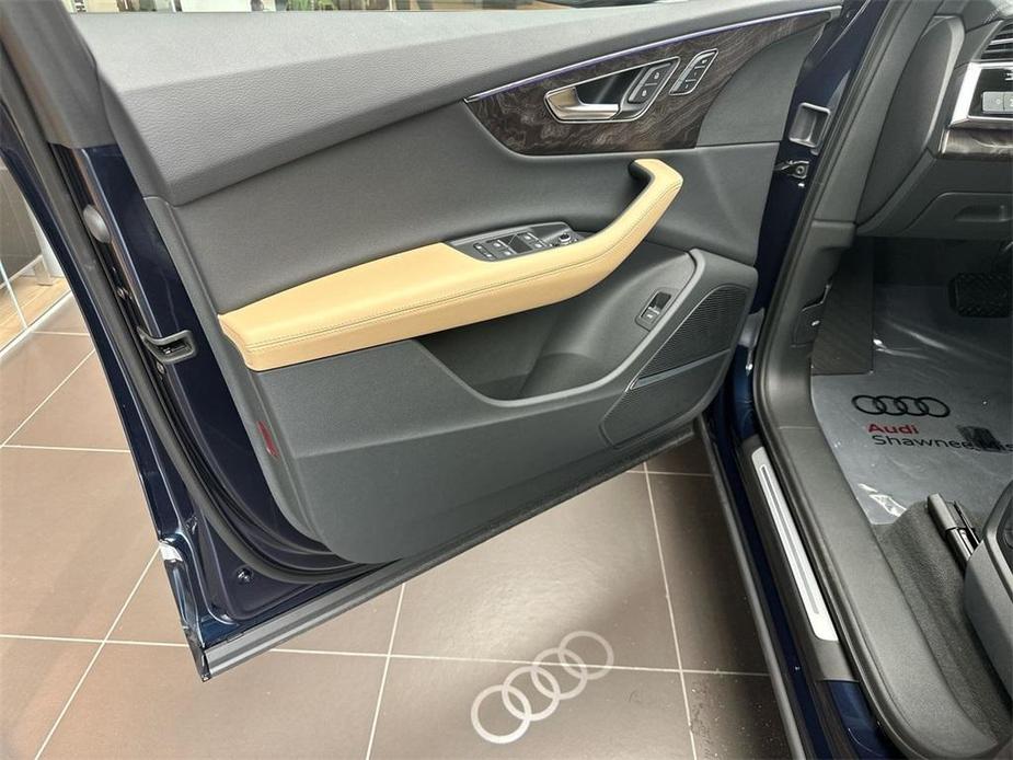 new 2025 Audi Q7 car, priced at $70,400